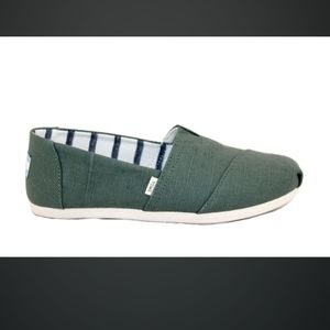 TOMS size 7 Alpargatas in Bonsai Green